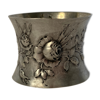 Art nouveau rond de serviette en argent décor de fleurs vers 1900