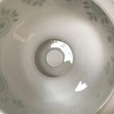 Opaline blanche à motifs fleurs vertes