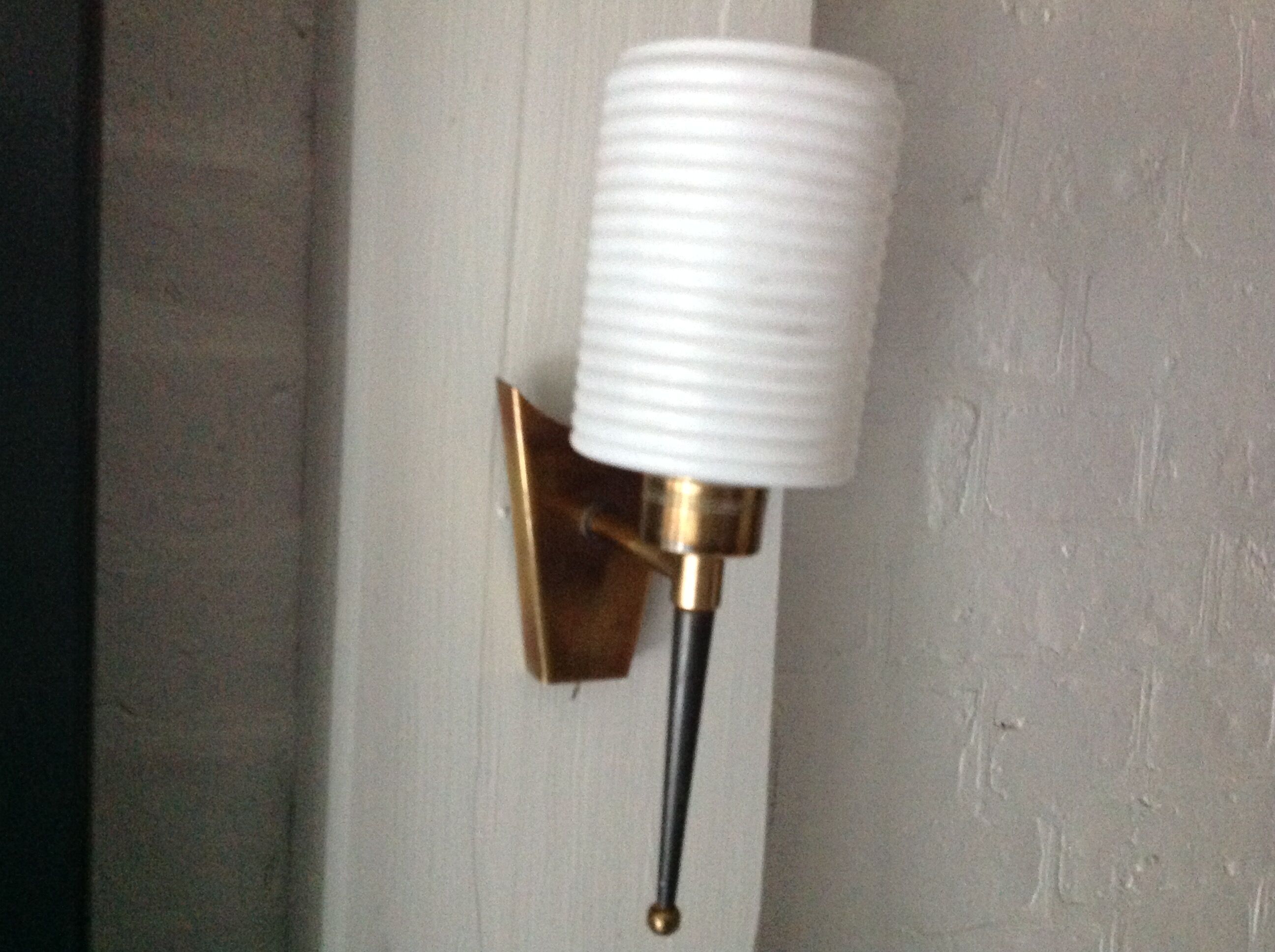 Wall light opaline and brass