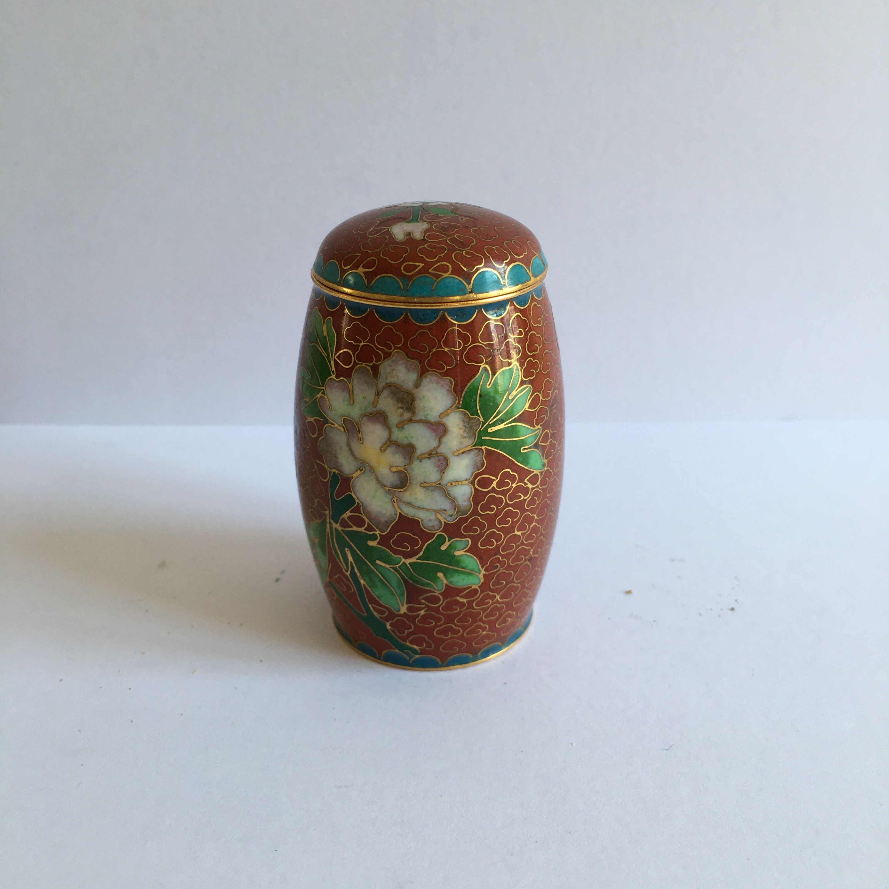 Small Chinese box partitioned enamels