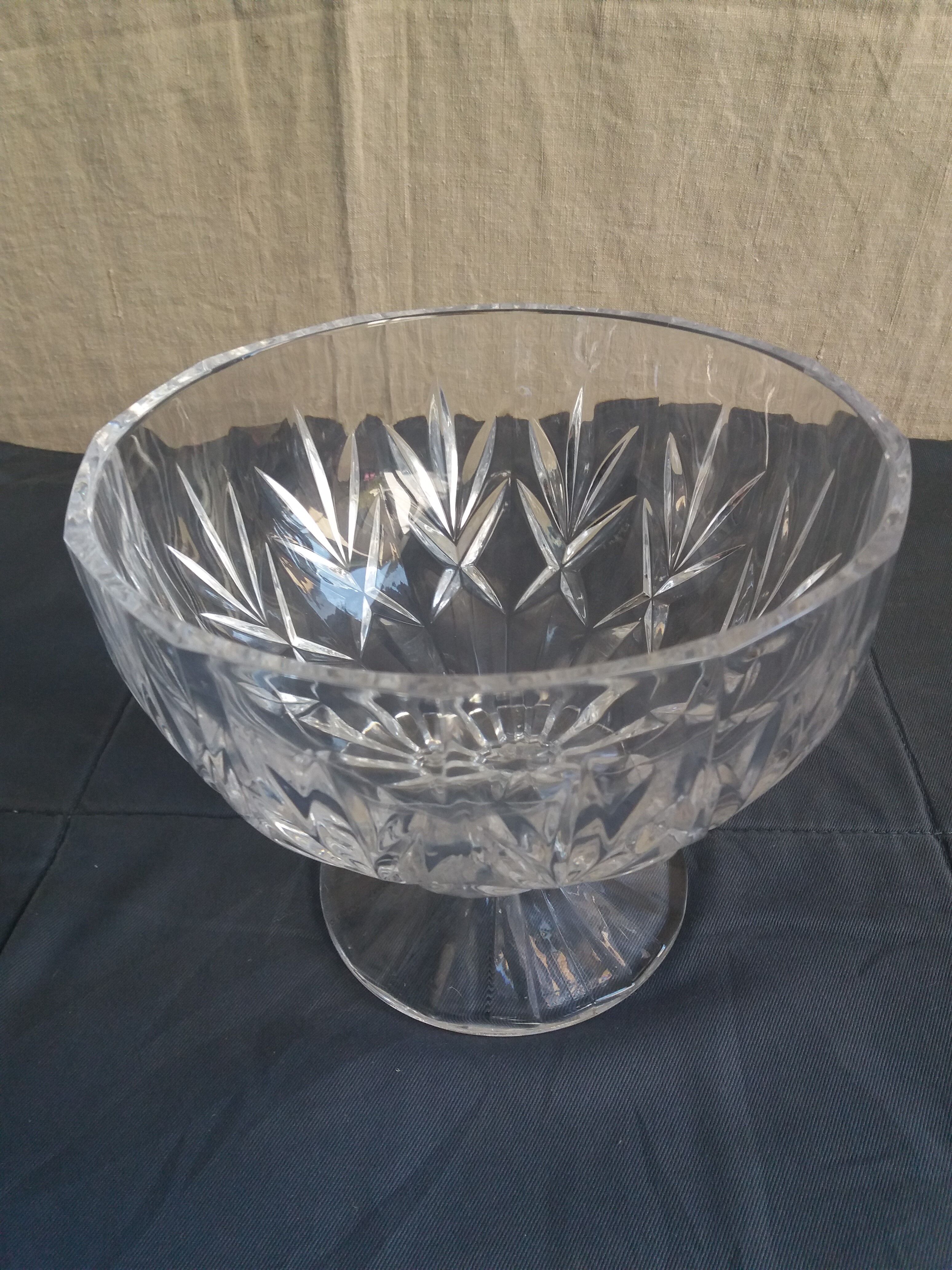 Crystal compotier on shower foot