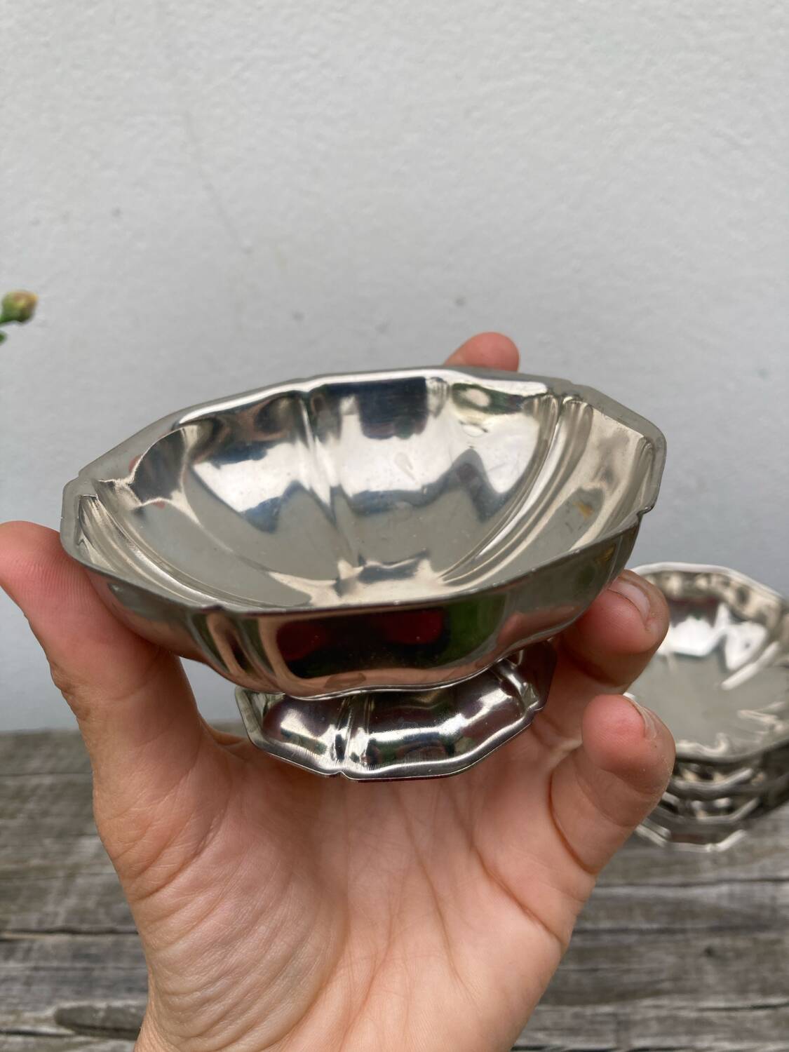 8 stainless steel bowls from the 1970s