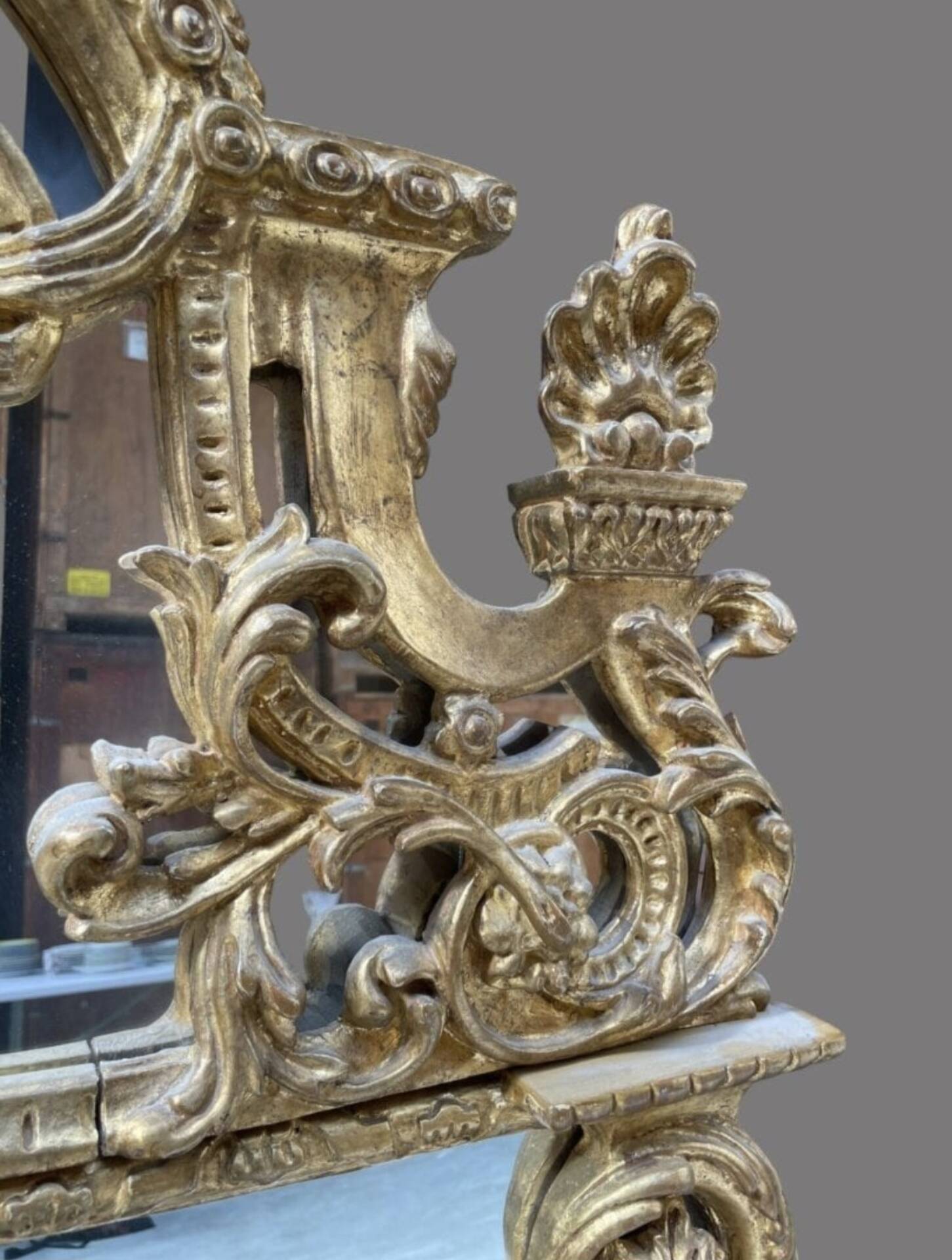 Regency style mirror in gilded wood, first half of the 19th century.