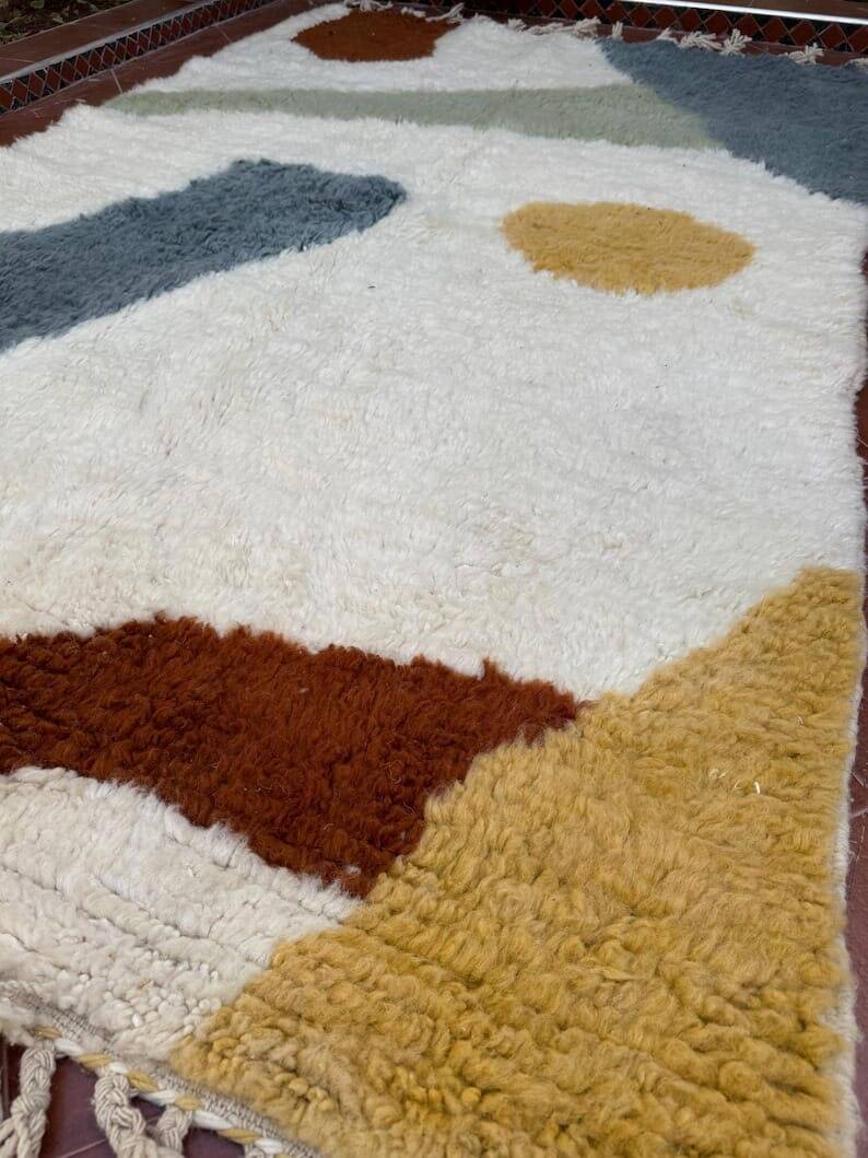 Colorful Berber Beni Ouraine rug, size 200 x 300 cm