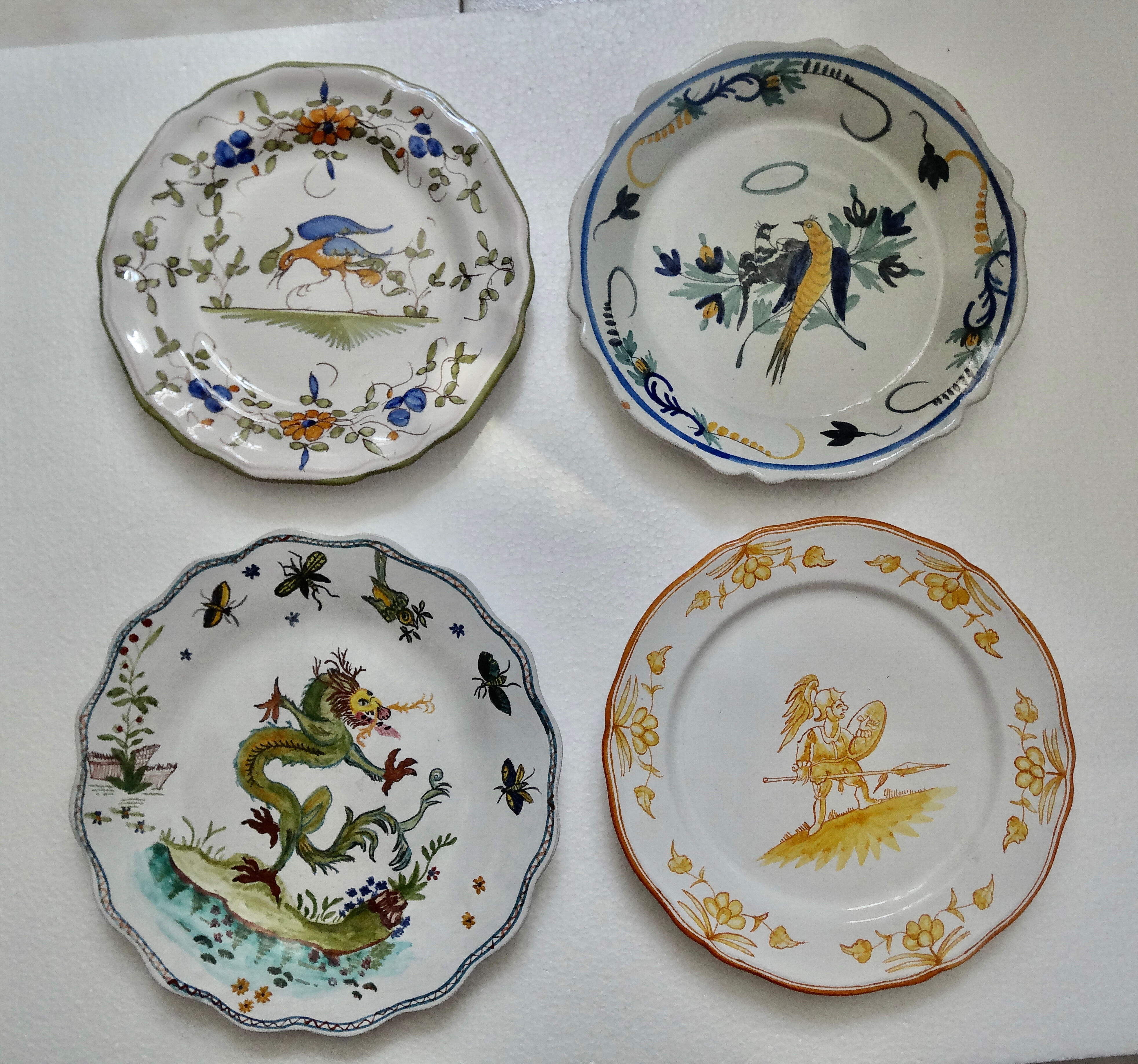 Lot 4 ceramic plates