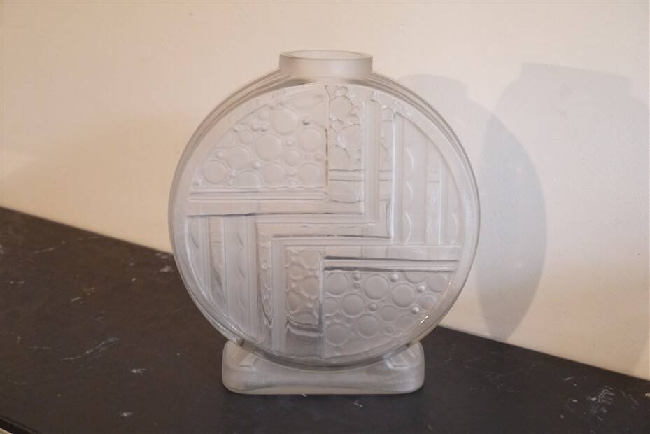 Vase art deco en verre préssé 1930