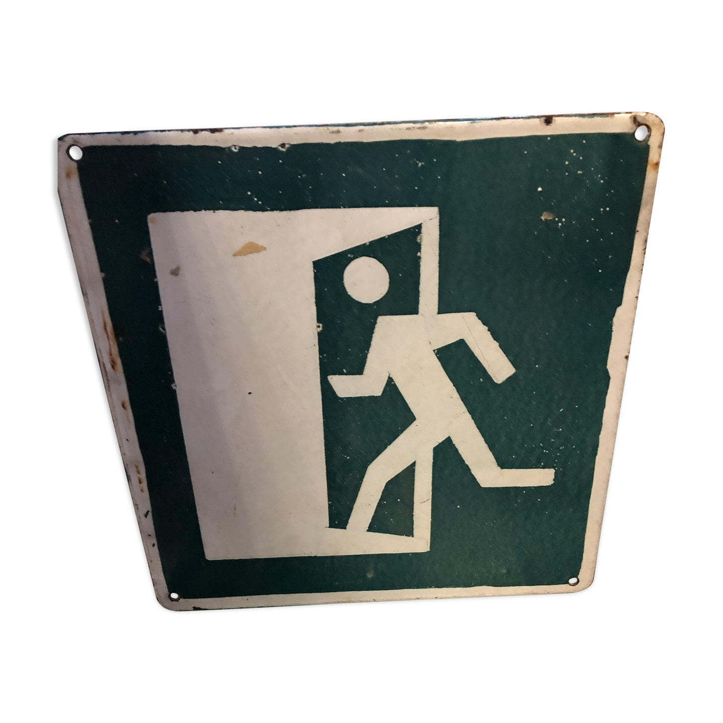 Enamelled plate