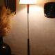 Lampadaire années 60 en teck et laiton – luminaire vintage