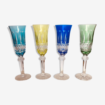 4 flutes à champagne en cristal de Lorraine de couleur