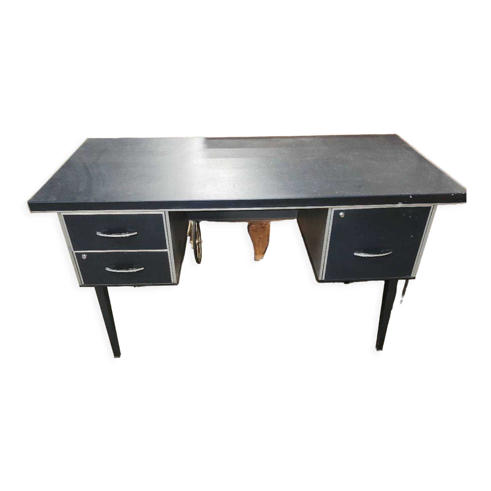 Metal desk of the 60s/70s and its chair