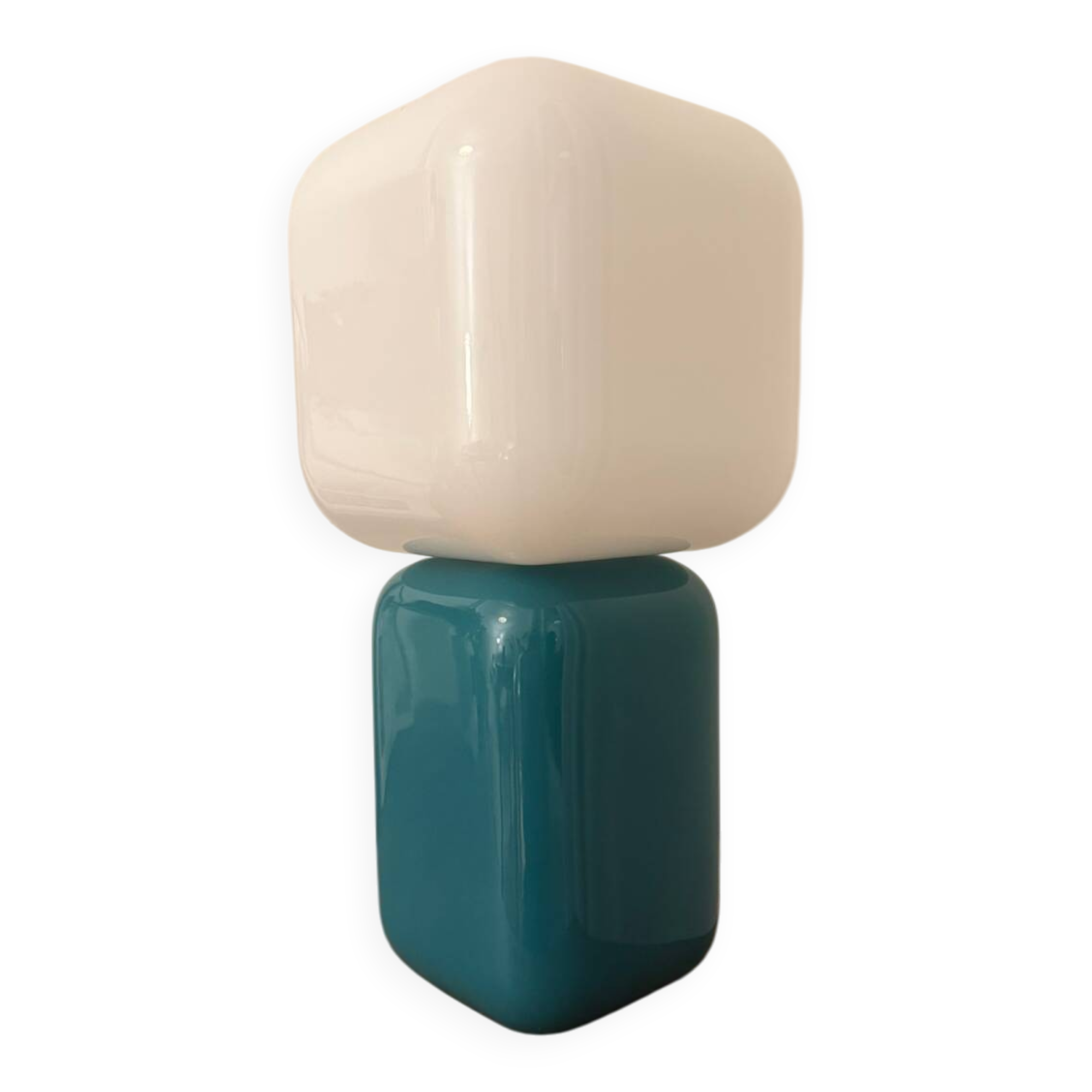 Lampe Maé, Youth Éditions
