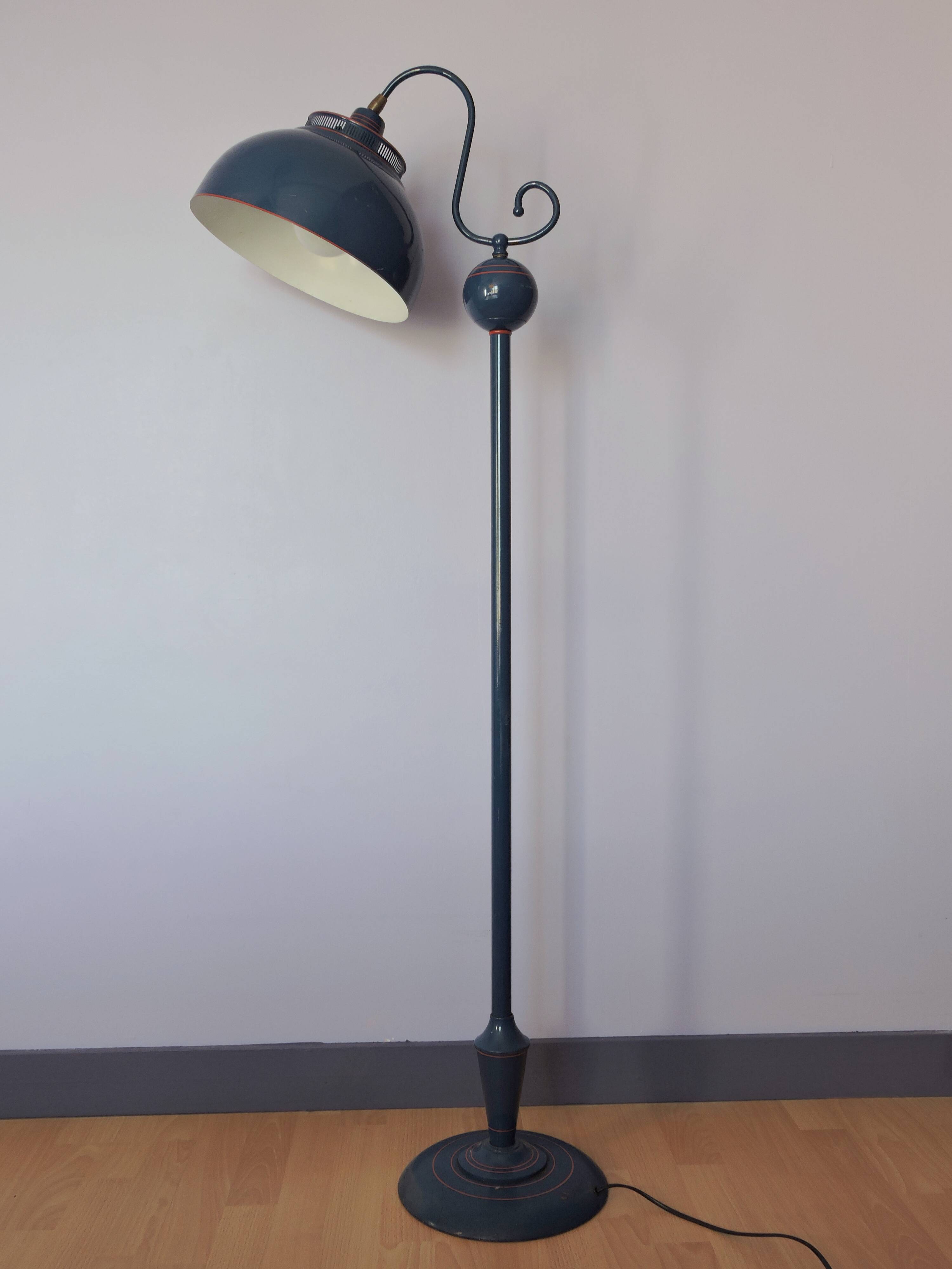 Lampe, lampadaire tôle rigitulle  années 50' underwriters laboratories
