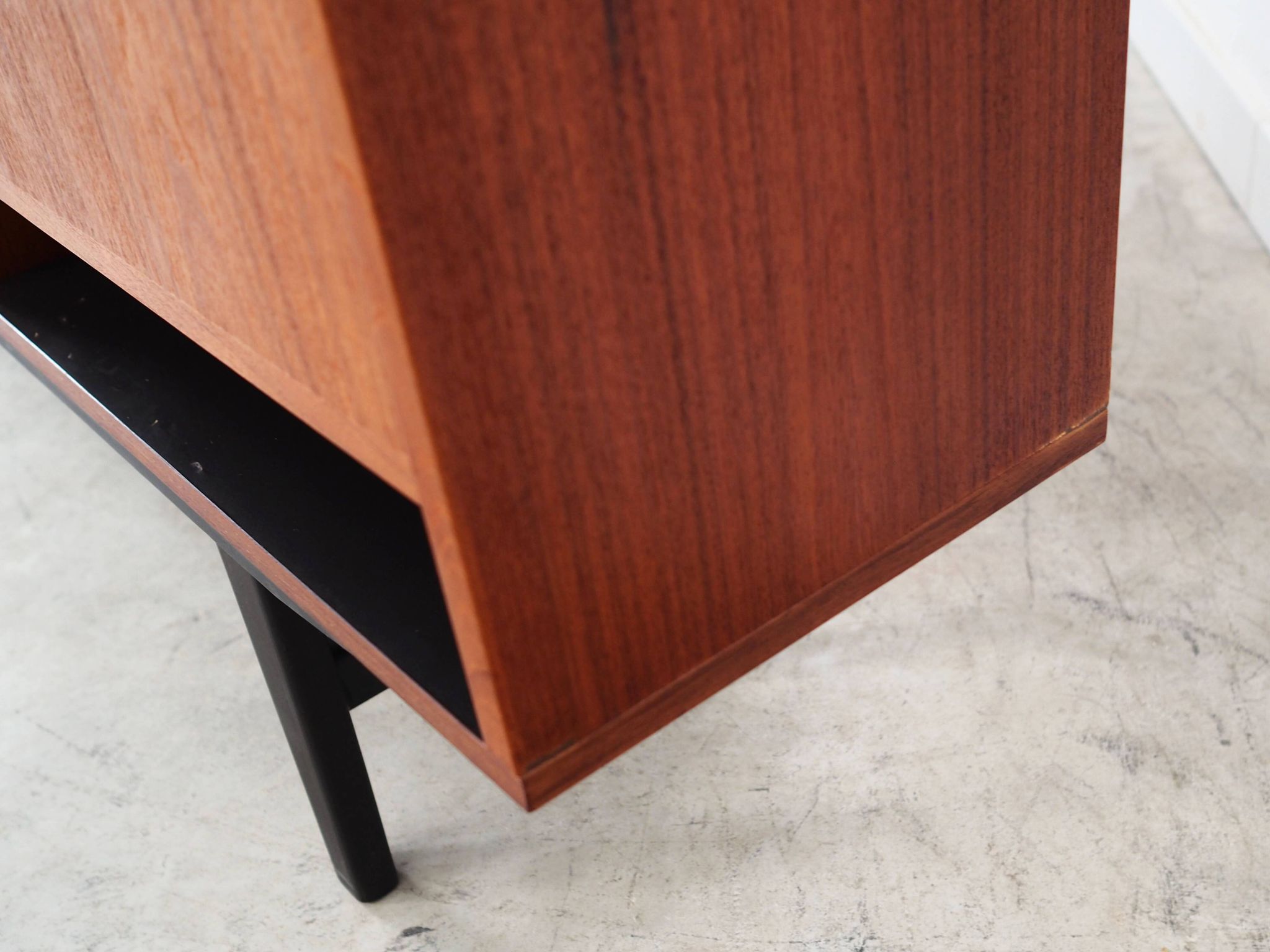 Buffet en teck, design danois, années 1970, production : Danemark