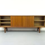 Buffet danois en teck par Henning Kjaernulf pour Bruno Hansen, années 1960