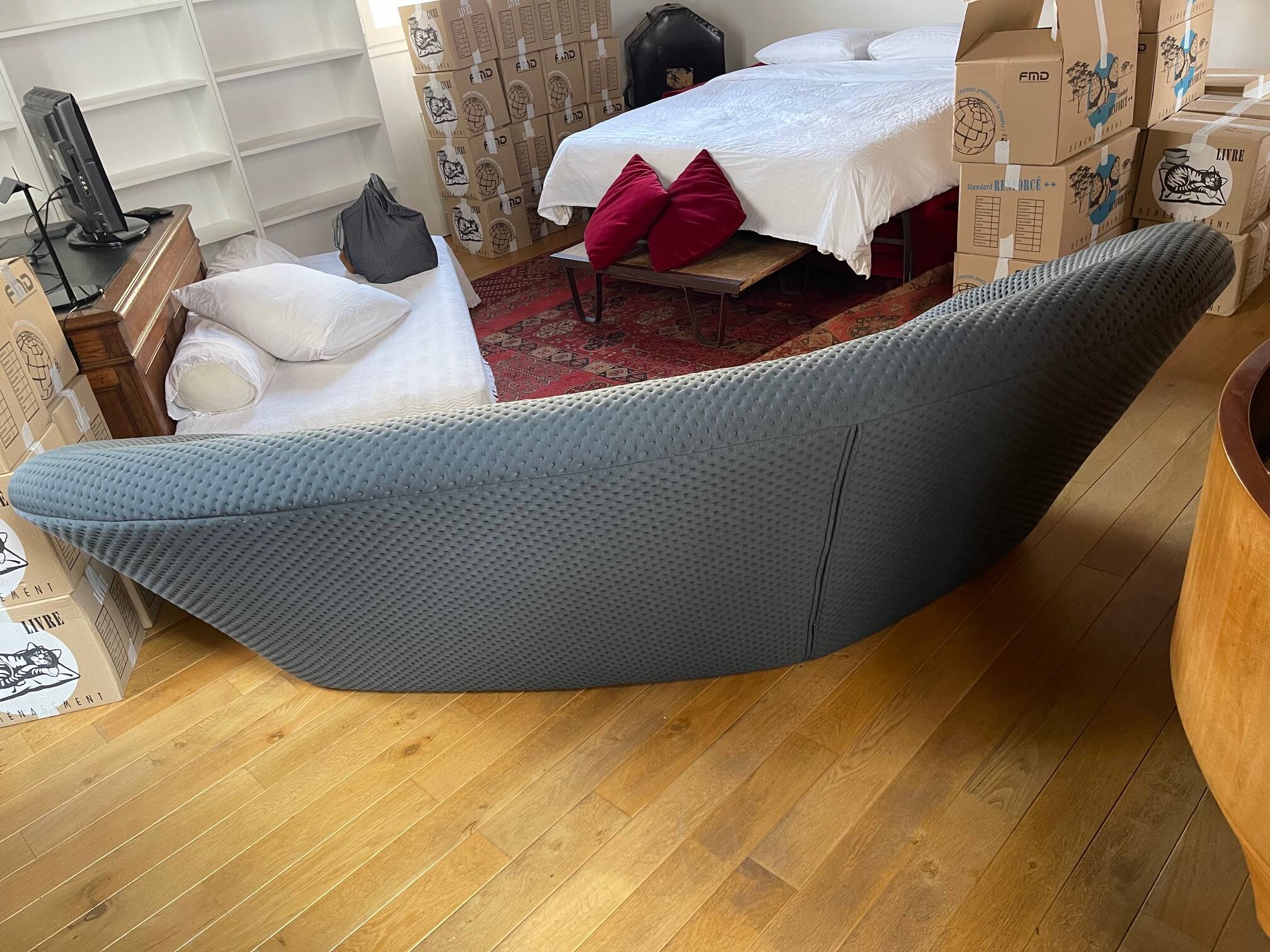 Very large Ploum sofa, 3 seats, high back, anthracite gray, Ligne Roset