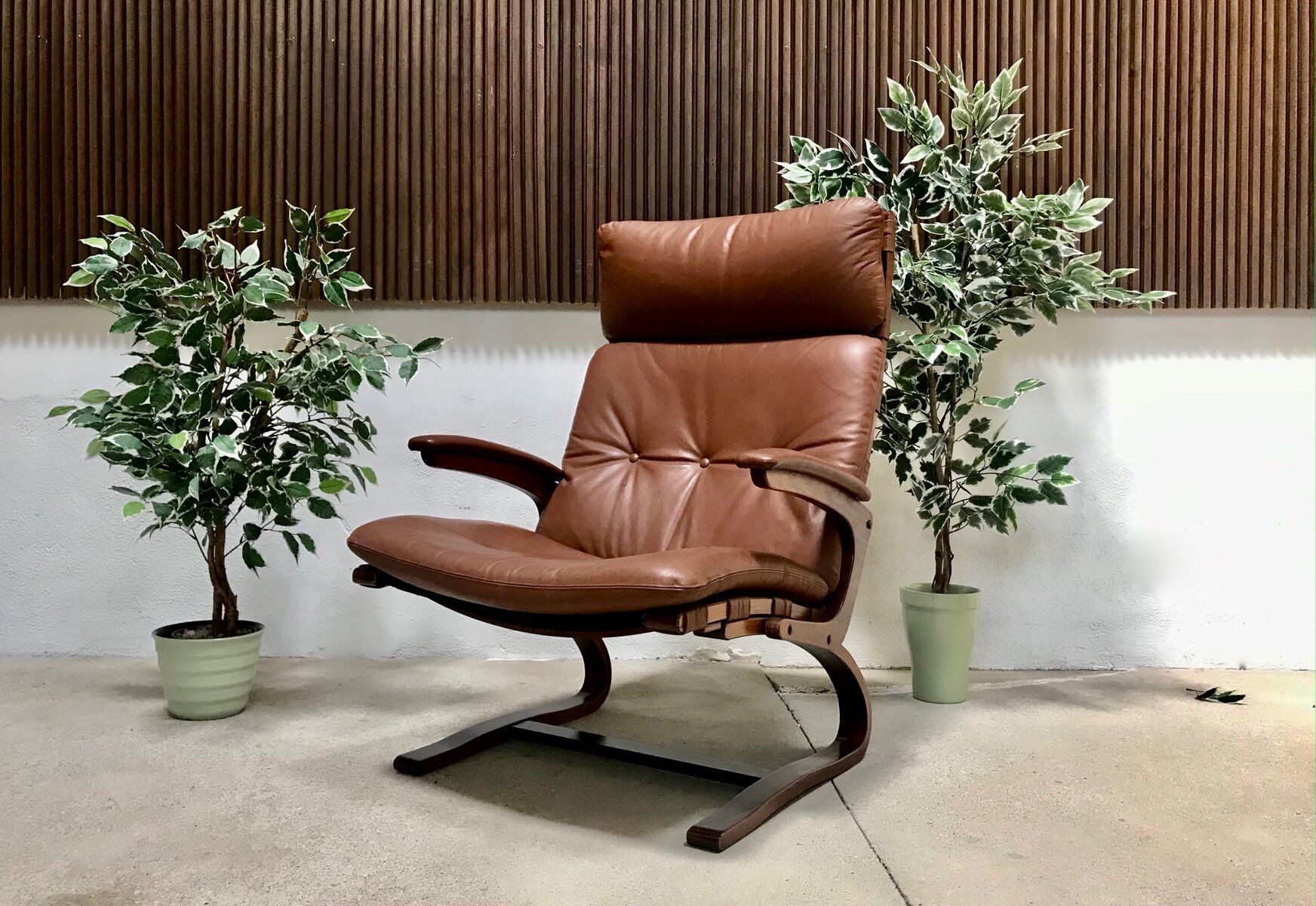 Scandinavian leather lounge chair by Elsa & Nordahl Solheim for Rybo Rykken, 1960s