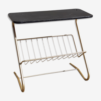 Metal sofa tip and wooden tray