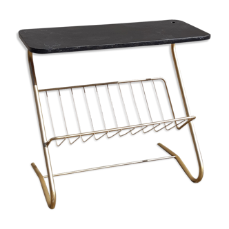 Metal sofa tip and wooden tray