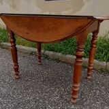 Antique oval table