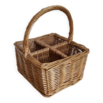 Wicker glass holder