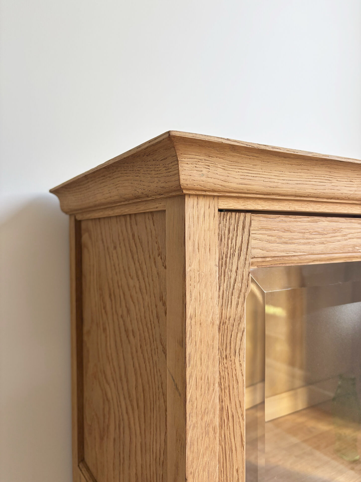 Vitrine vaisselier buffet chêne massif rénovée