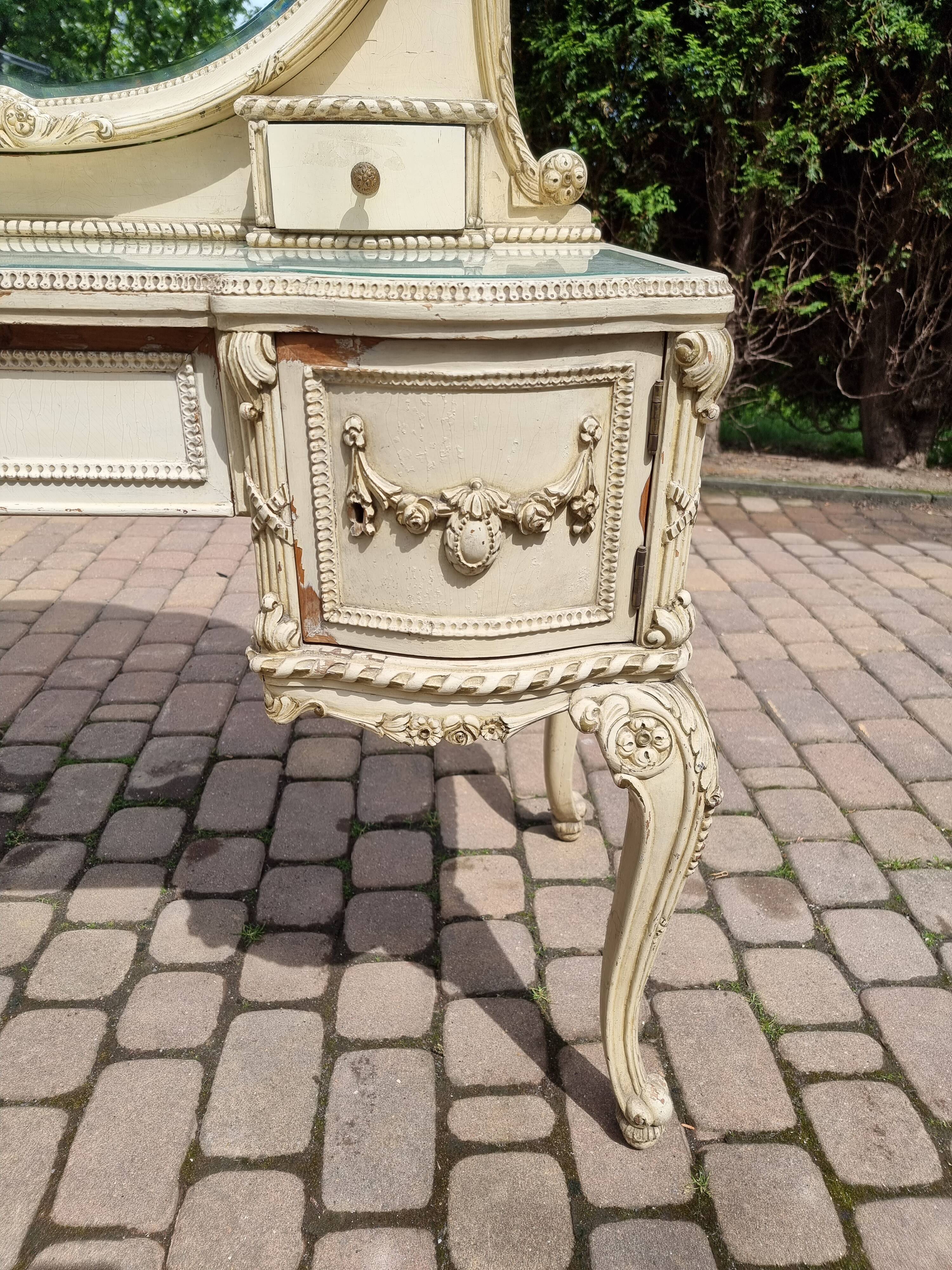Antique dressing table with chair, 1920