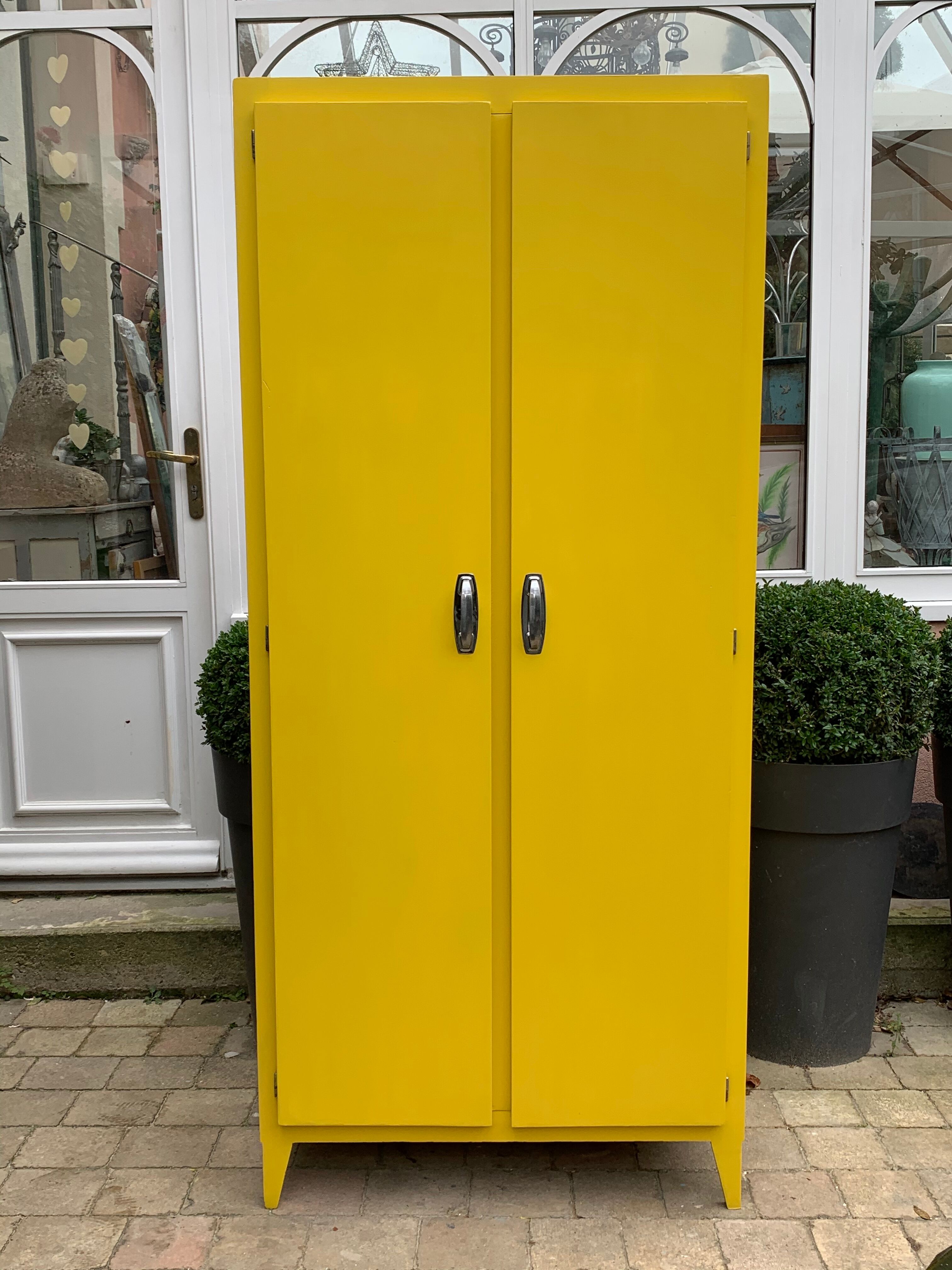 Yellow Parisian wardrobe