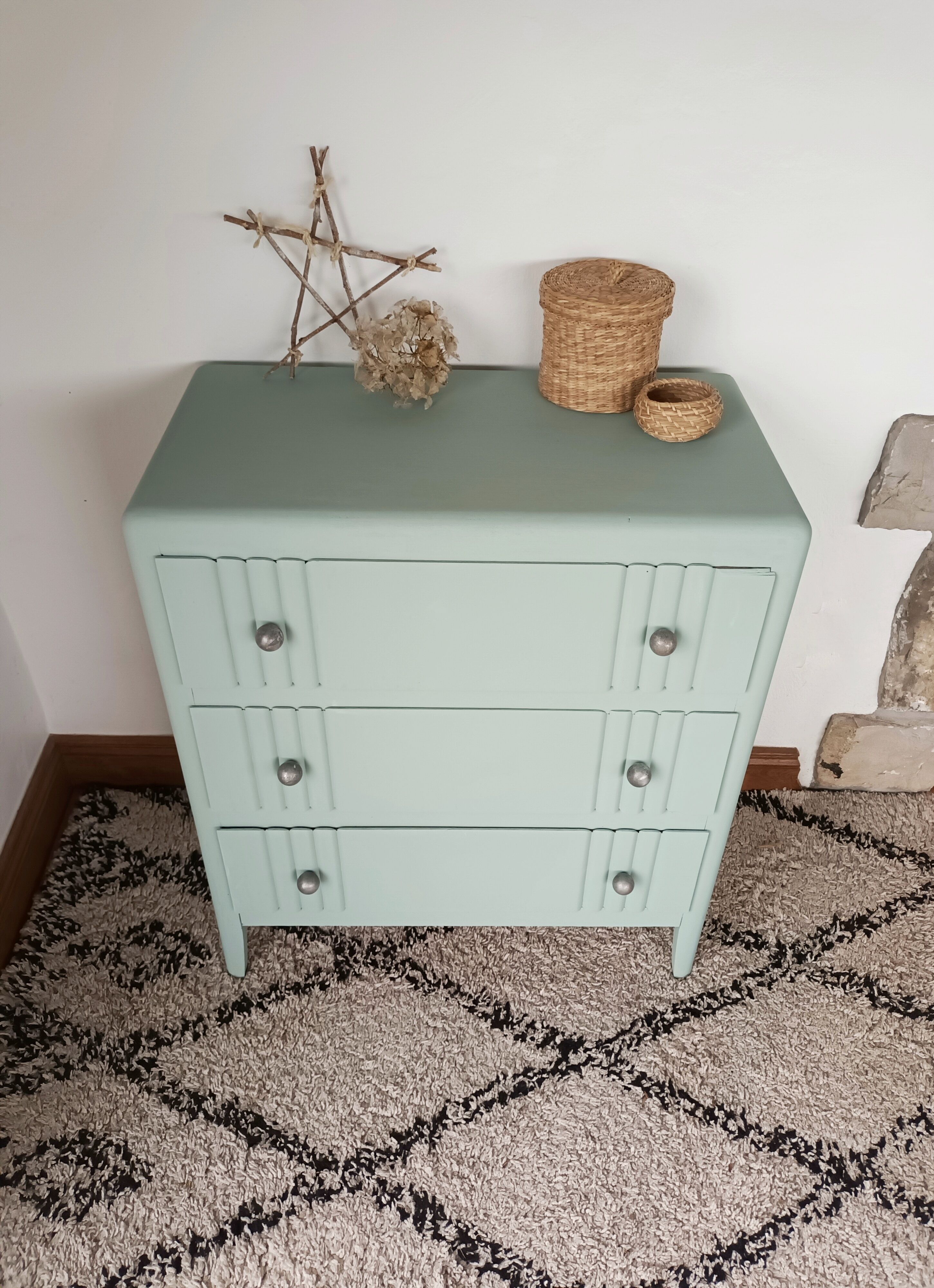 Vintage chest of drawers