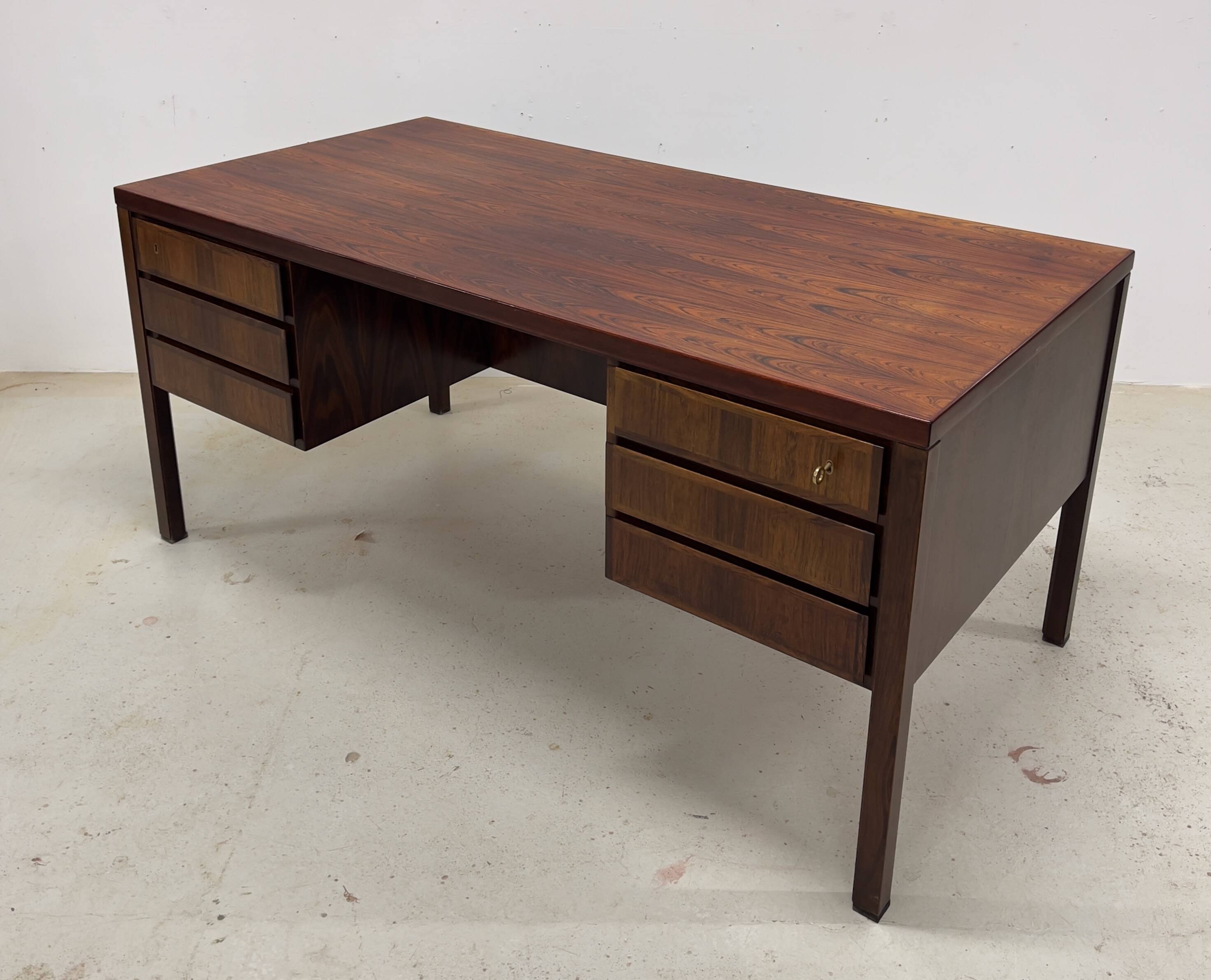 Gunni Omann Model 77 Rosewood Desk, 1960s.