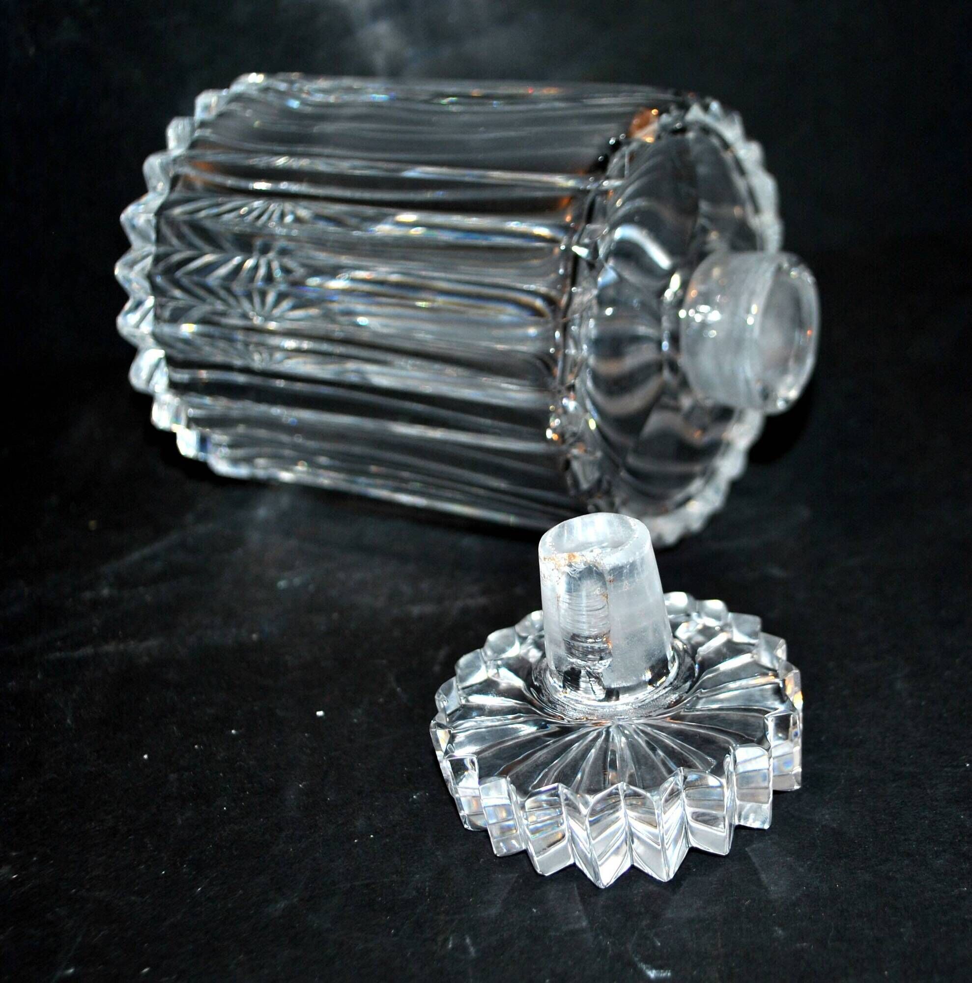 Whiskey bottle decanter in crystal cut in full fluted beveled deep Baccarat or Saint-Louis?