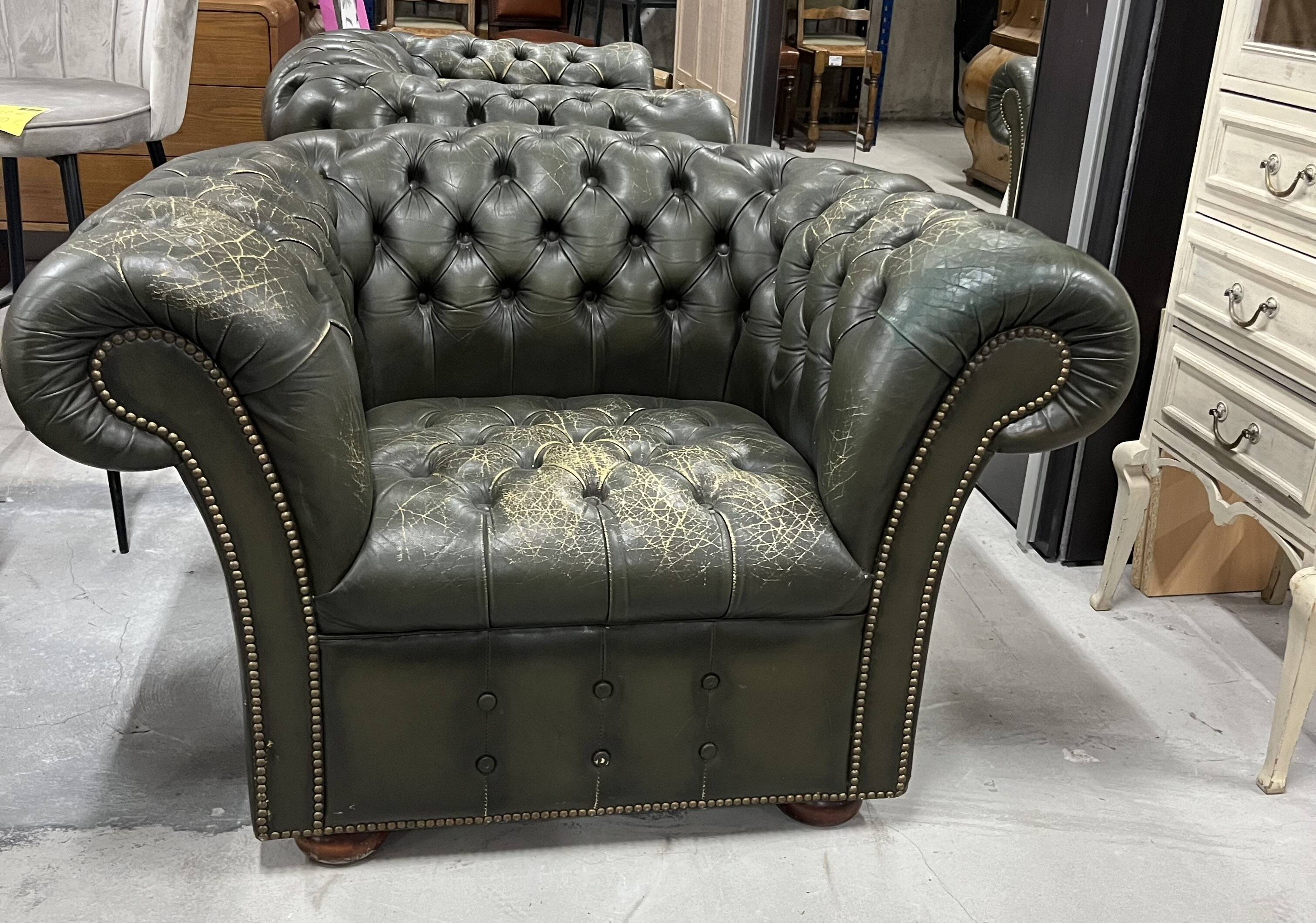 Fauteuil club Chesterfield vert antique