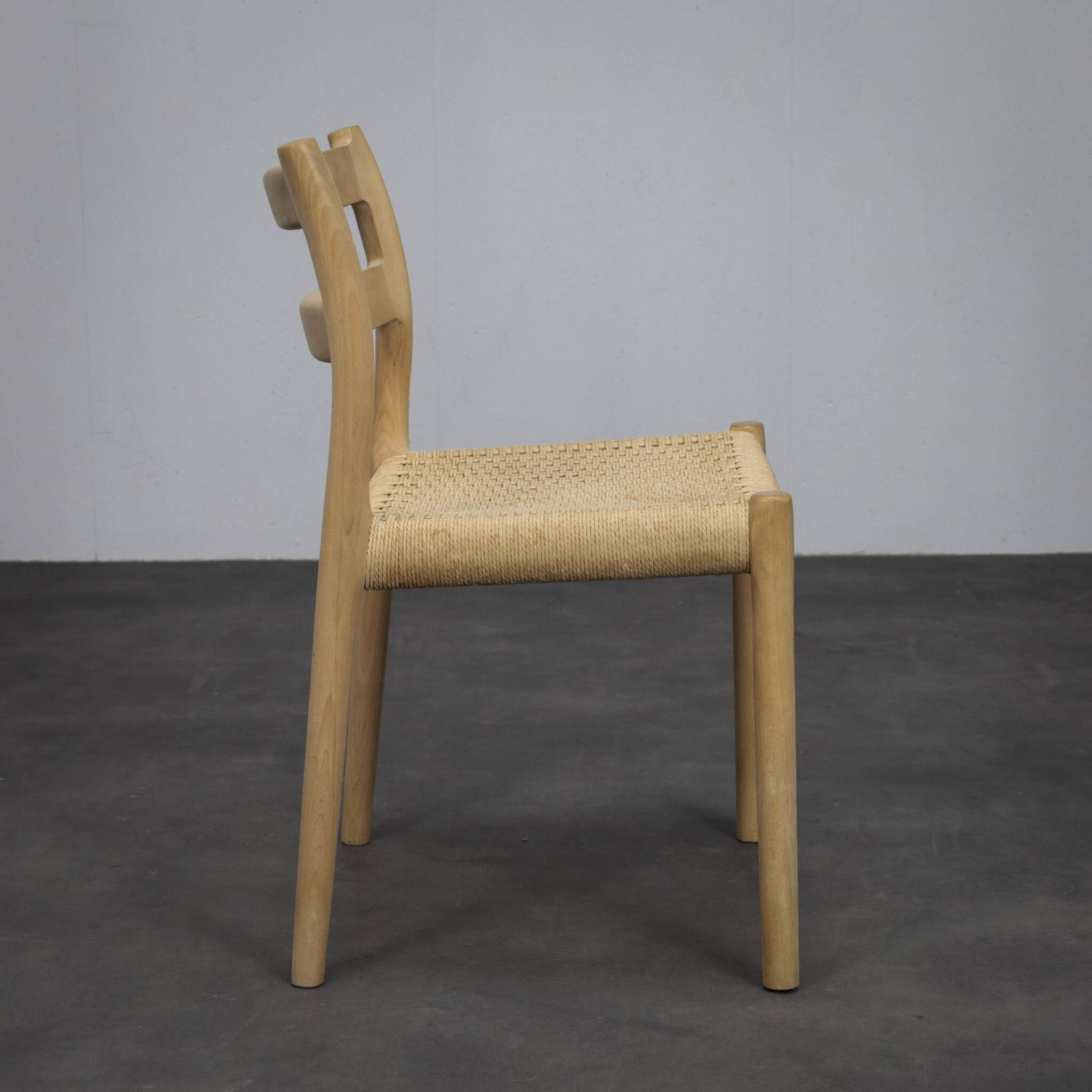 Ensemble de 6 chaises de salle à manger modèle 84 par Niels Otto Møller, années 1970.