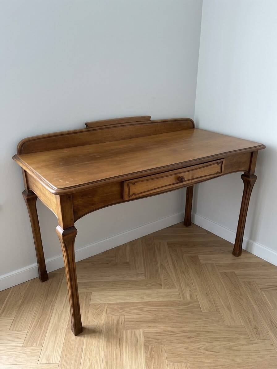 Superb solid wood desk in Louis XV style – Elegant and timeless
