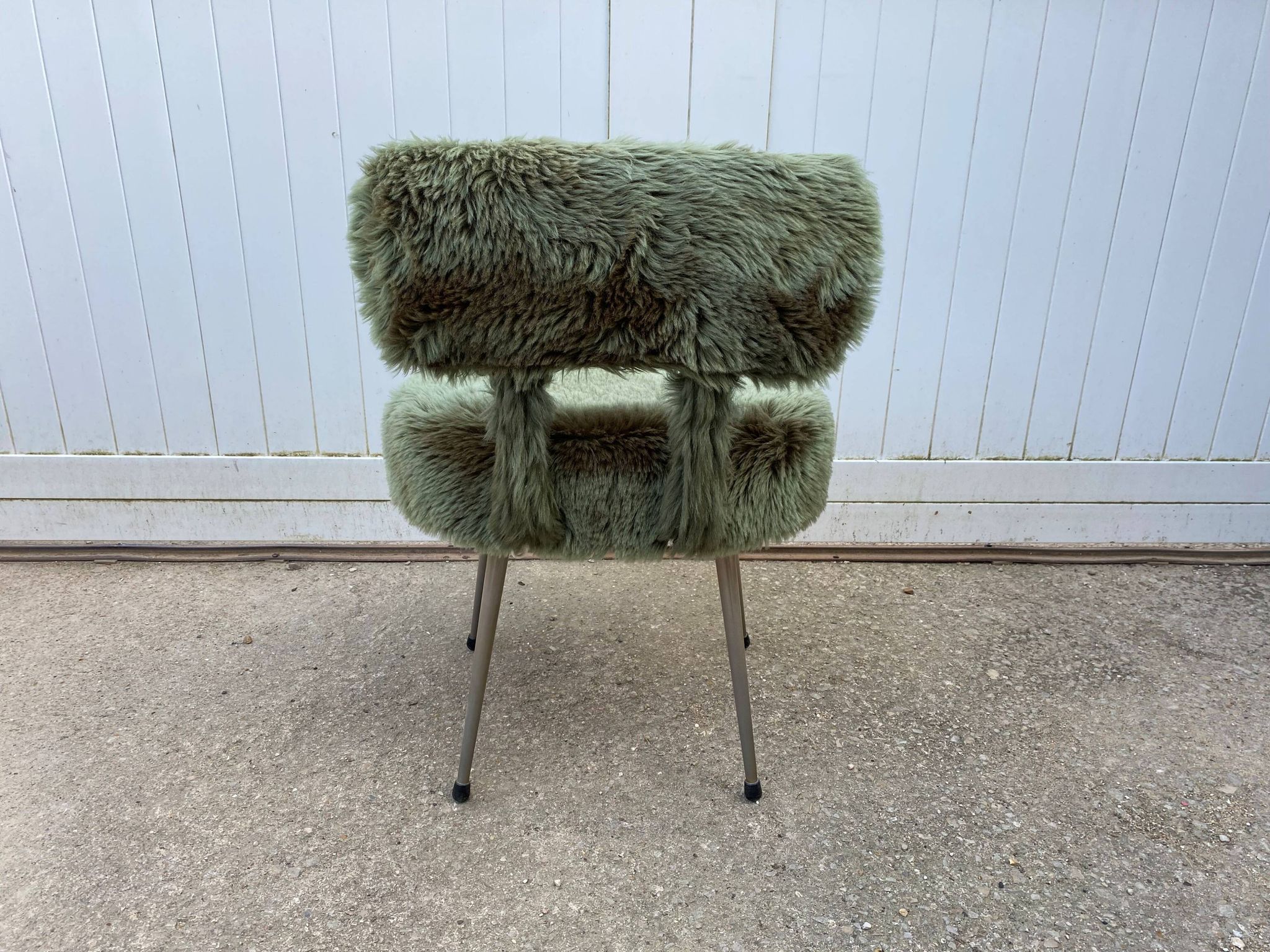 Chaise moumoute verte vintage 1960