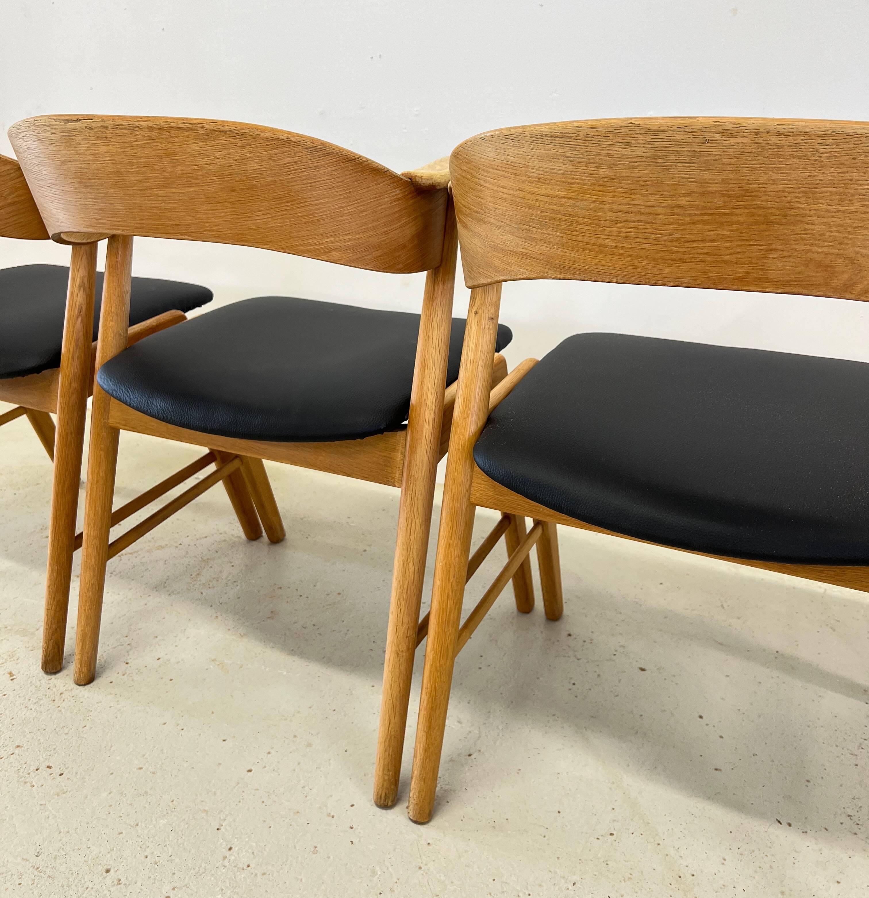 Kai Kristiansen Model 32 Dining Chairs, Korup Møbelfabrik.