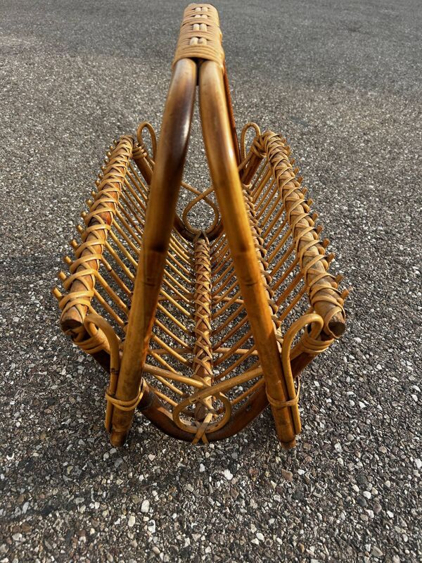 porte-revue en rotin vintage