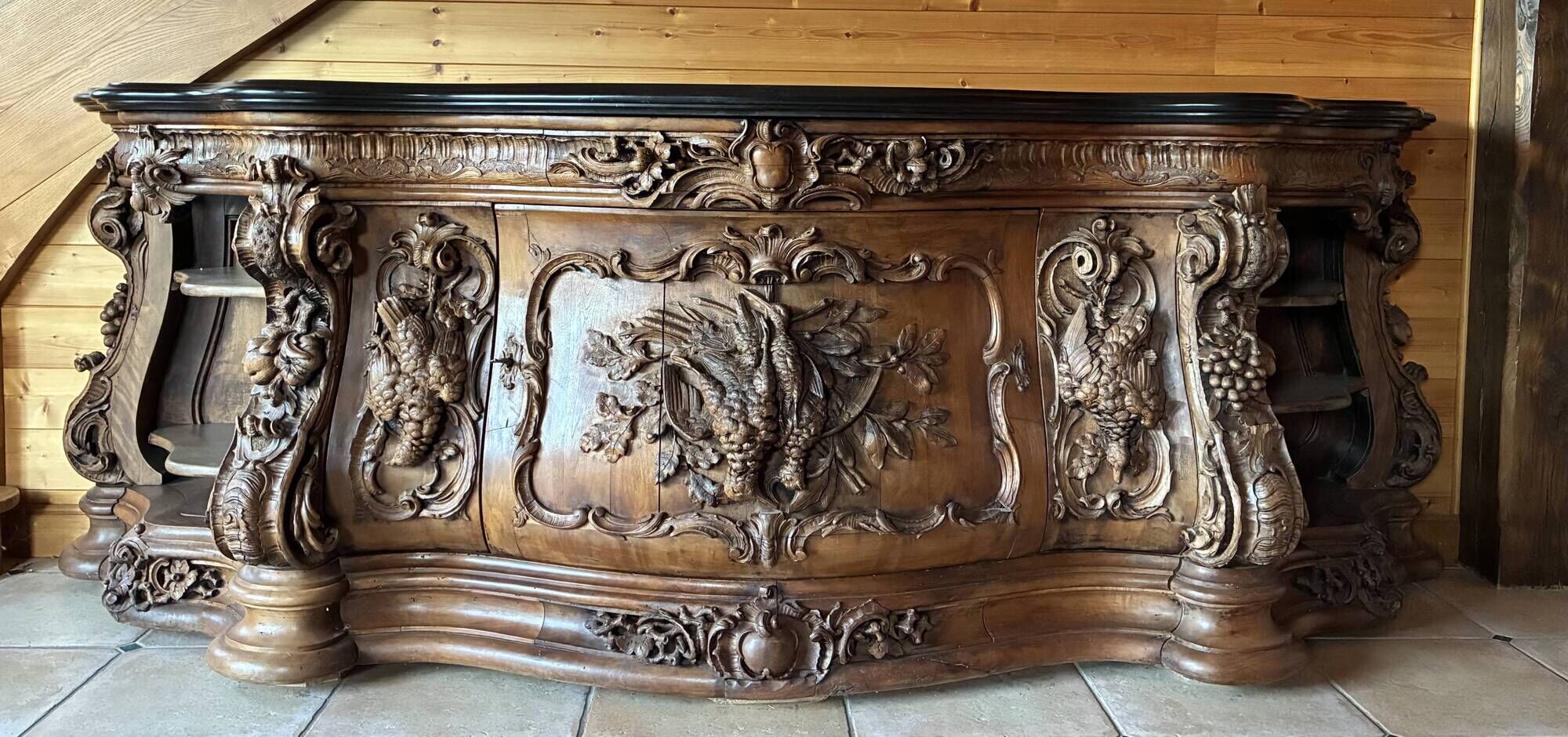 Monumental sideboard from the 19th century.
