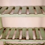 Ancienne étagère d'atelier en teck birman patine verte d'origine