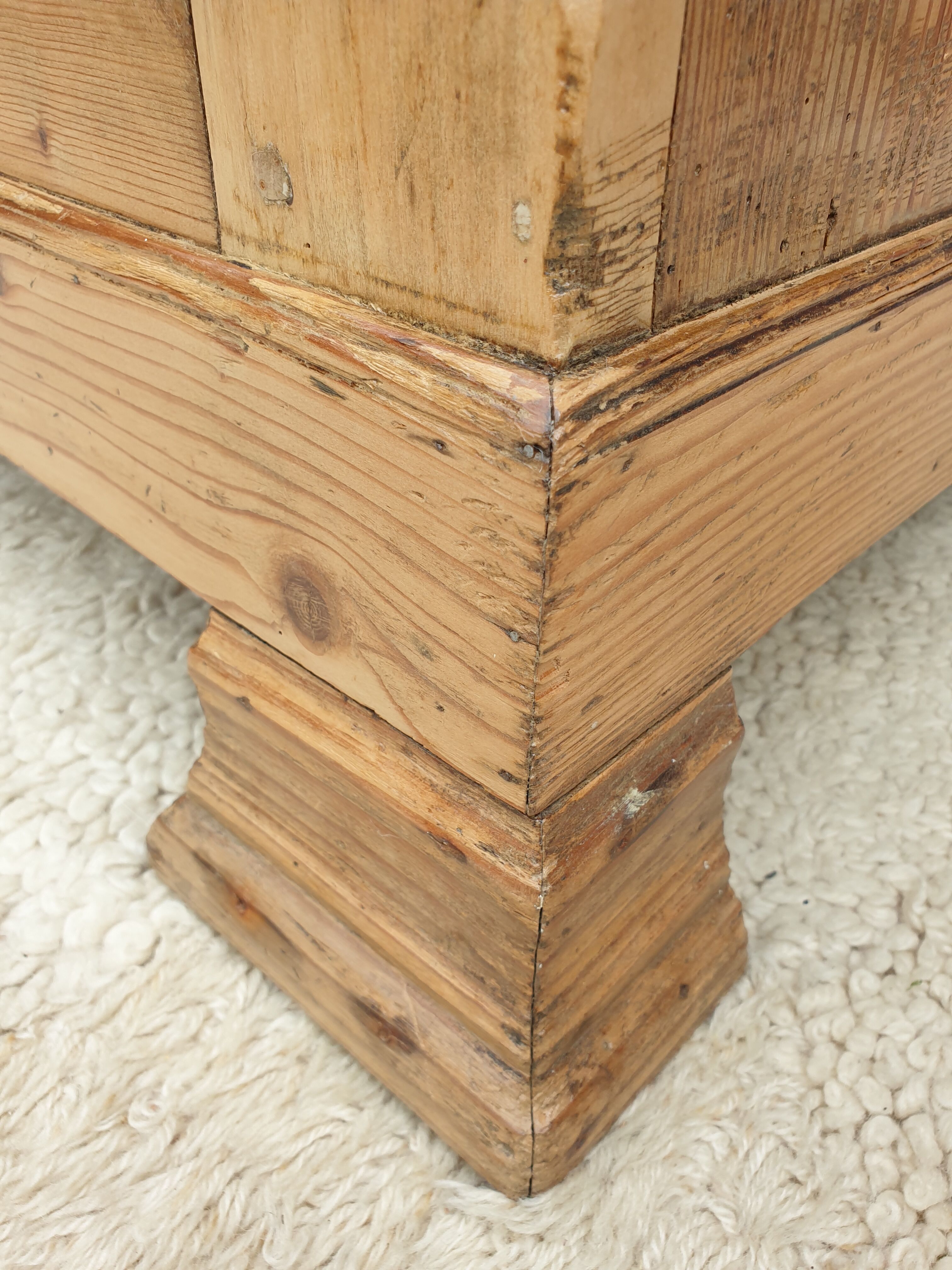 French countryside buffet serving Orme and Pitchpin XIXe