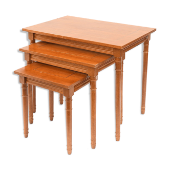 3 Trundle tables