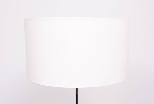 Lampadaire en noyer et métal chromé par Hans Eichenberger, années 1950