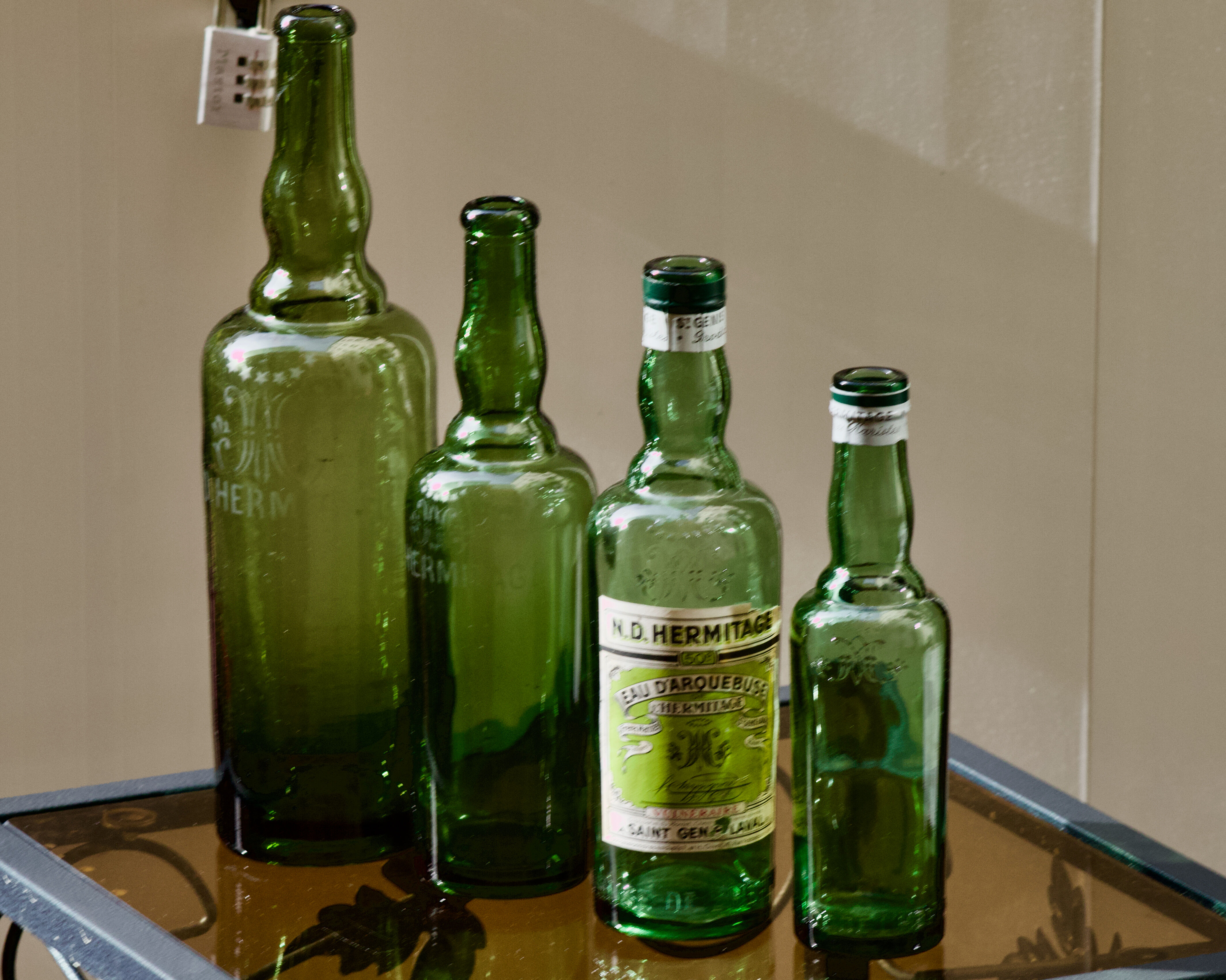 Lot of 4 old bottles "L'Hermitage" water of Saint Genis Laval (Dept 69)