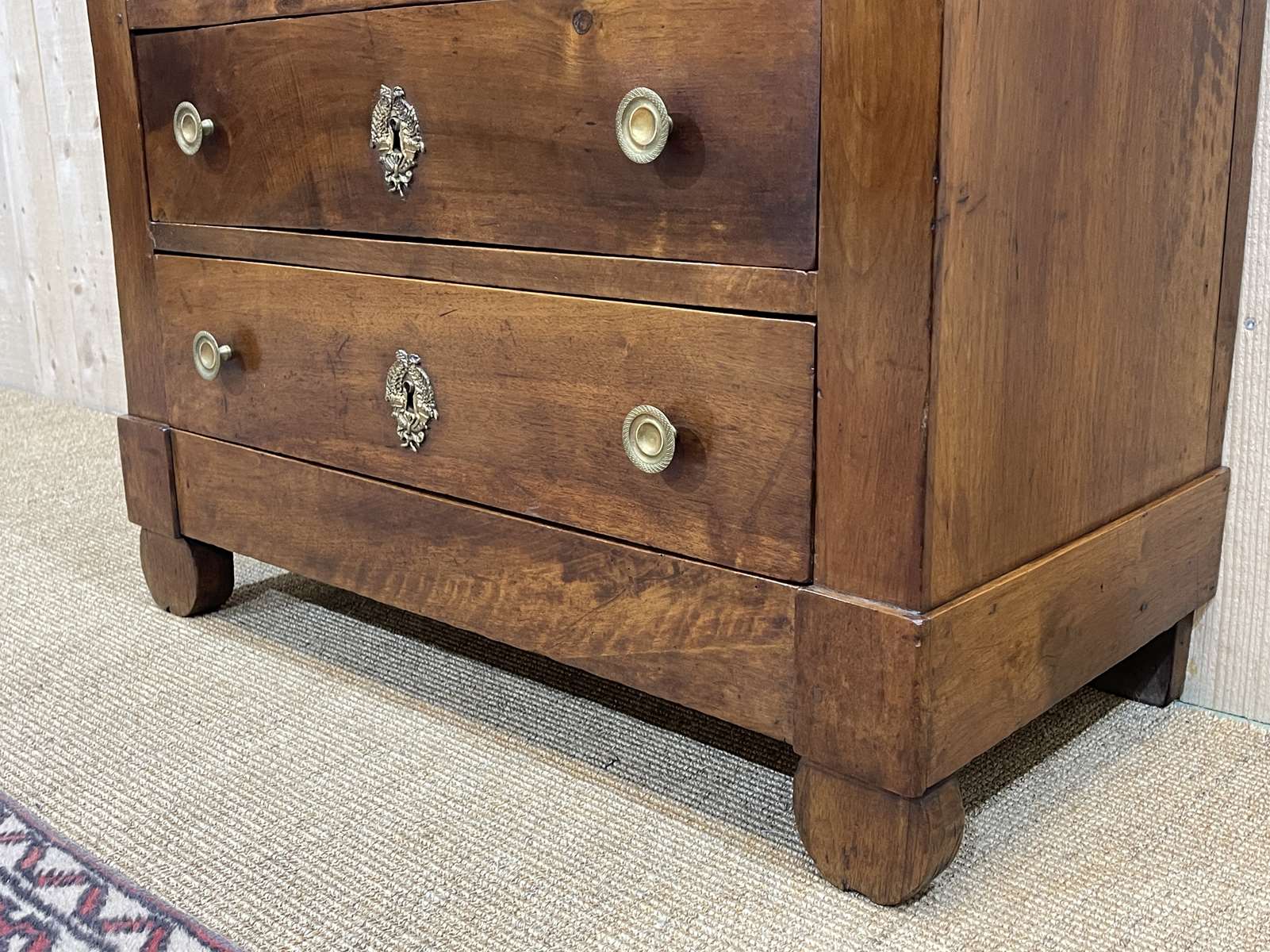 Chiffonnier Restoration XIXth in walnut