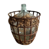 Dame-jeanne en verre vert dans un panier en métal rouillé — ensemble de 4 bouteilles décoratives antiques