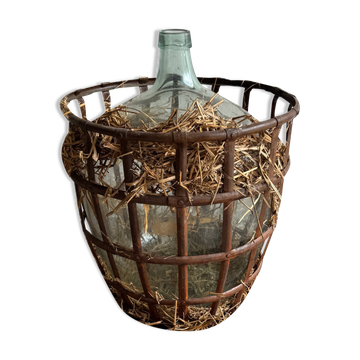Dame-jeanne en verre vert dans un panier en métal rouillé — ensemble de 4 bouteilles décoratives antiques