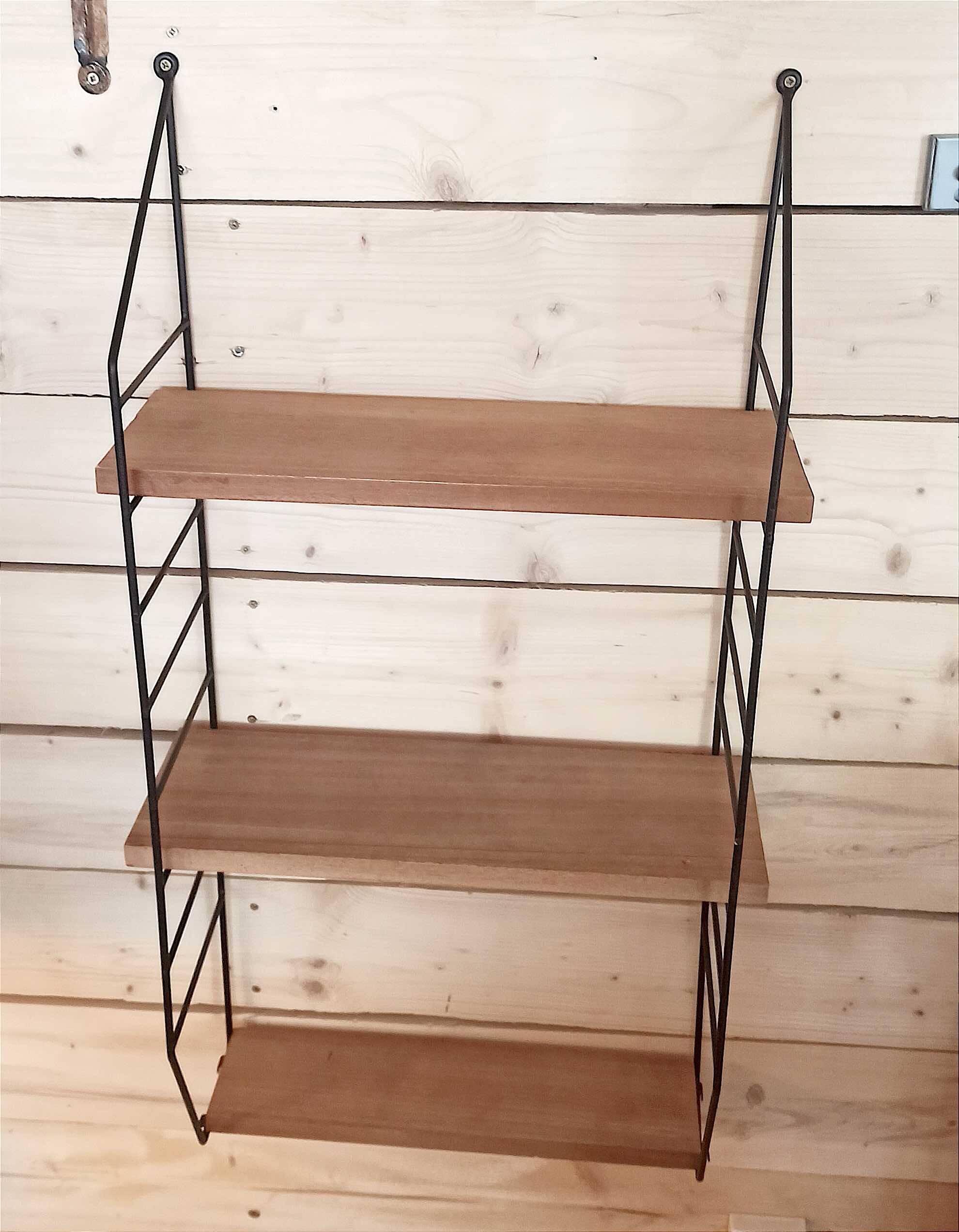 Etagère murale teck 3 étagères style Nils Strinning, 1950s