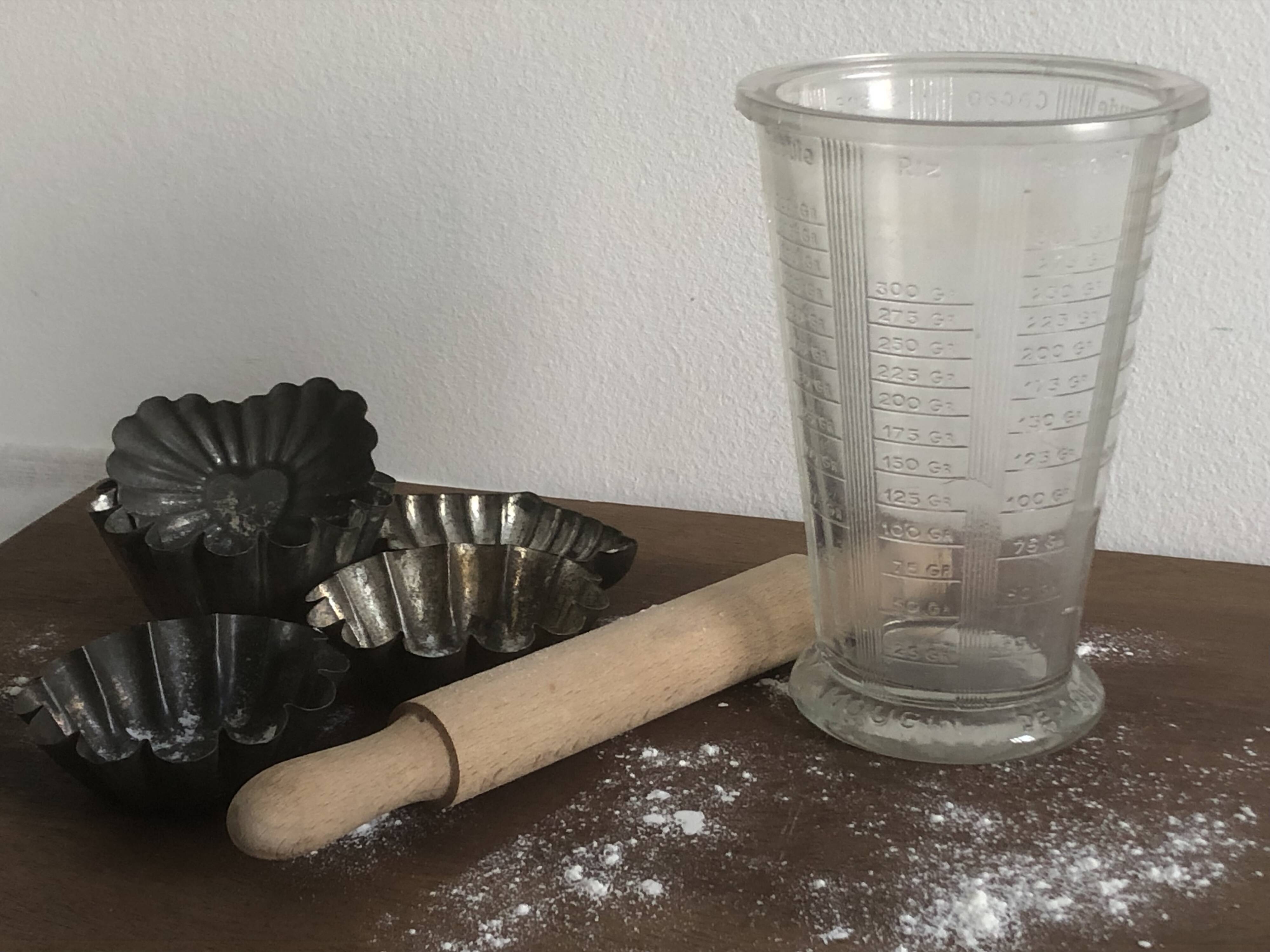 MOUGIN measuring cup