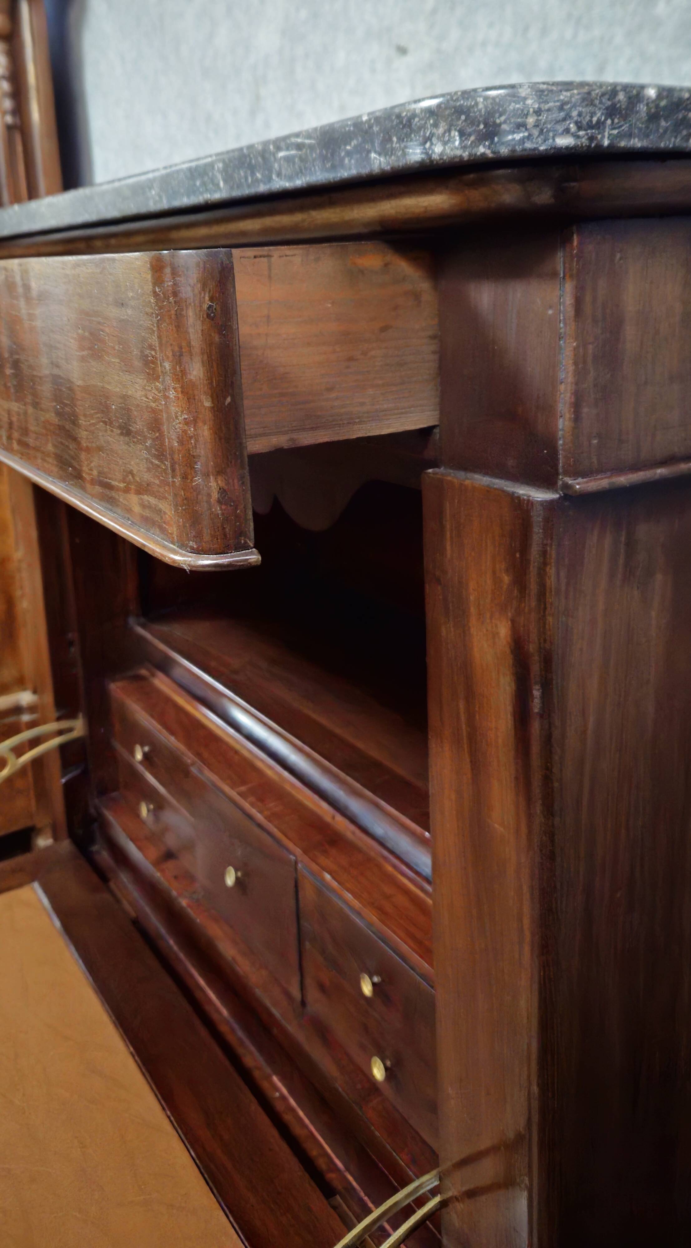 Secretary from the Restoration / Louis Philippe period, 19th century, in mahogany.