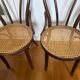 Paire de chaises bistrot en bois et cannage