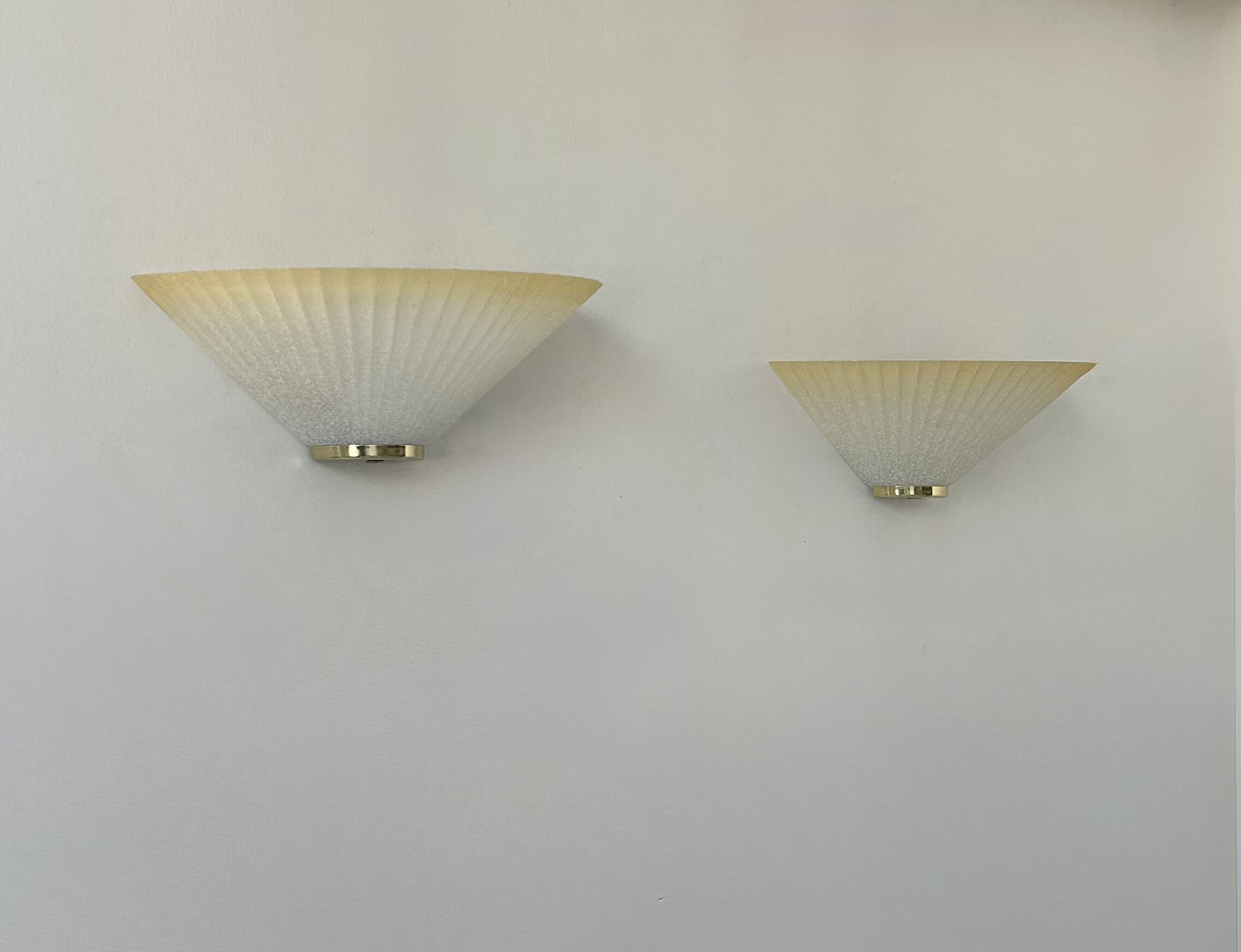 Paire d'appliques vintage coquillage, verre et laiton, France, 1970